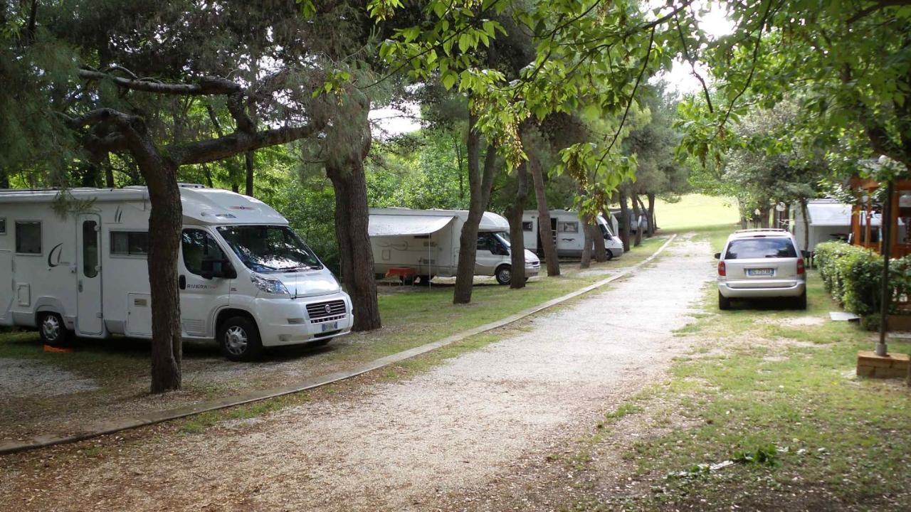 Camping Paradiso Pesaro Luaran gambar